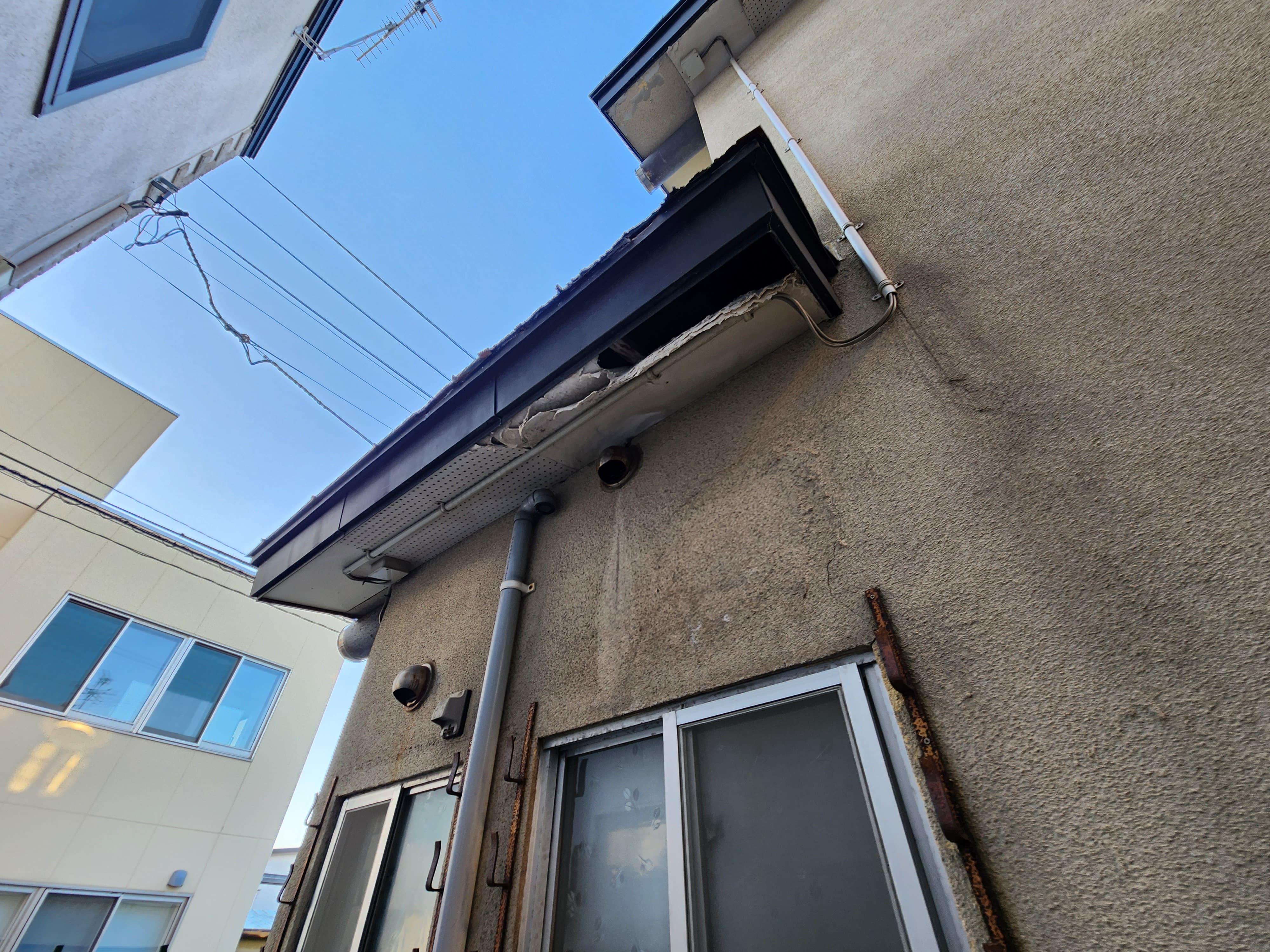 軒天交換・屋根板金部分葺き替え2