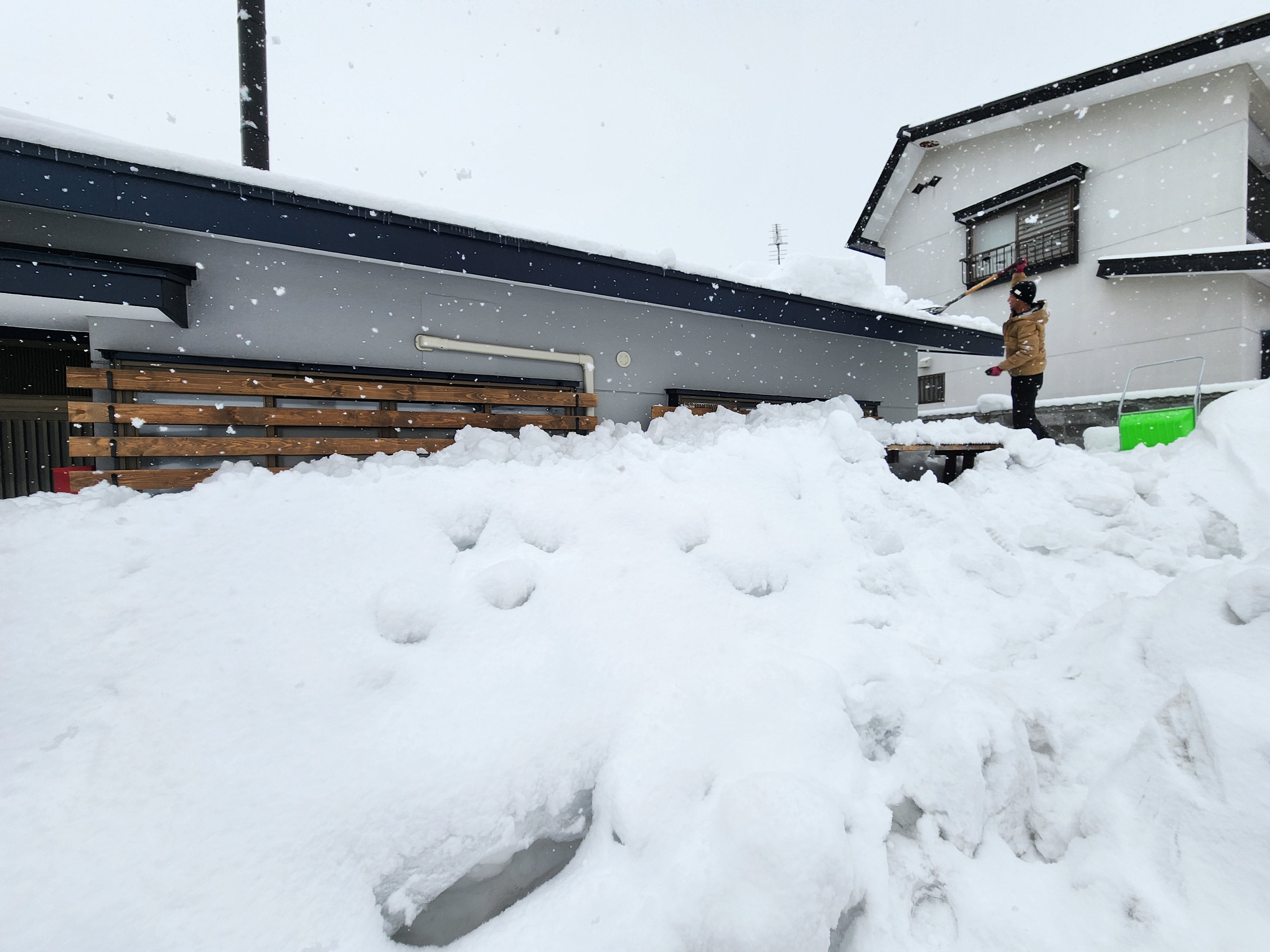 屋根の雪下ろし
