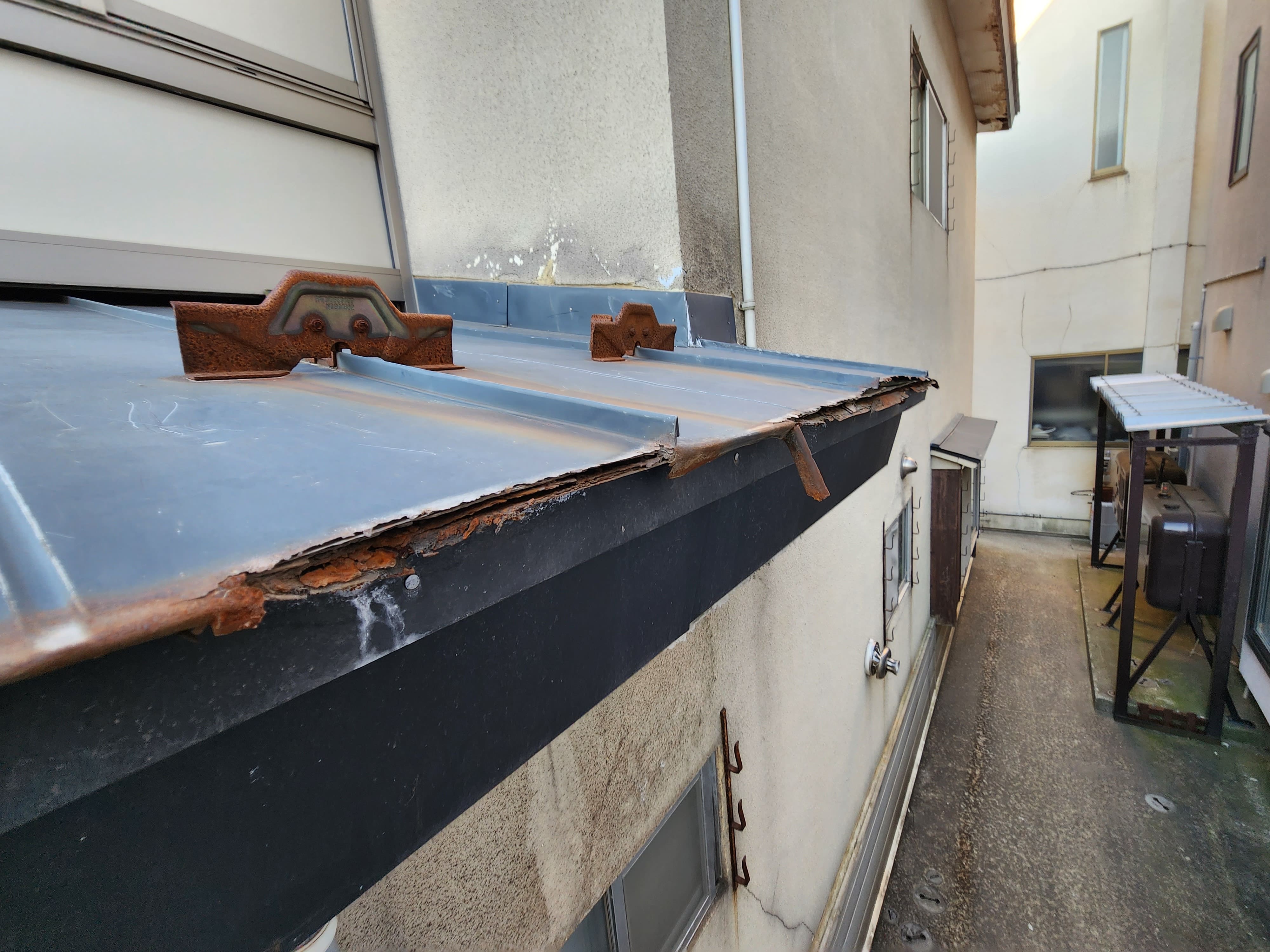 軒天交換・屋根板金部分葺き替え4